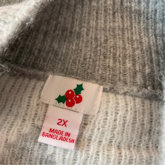 NWT Size 3X Super Soft Gray Star Print Sweater - Picture 4 of 6